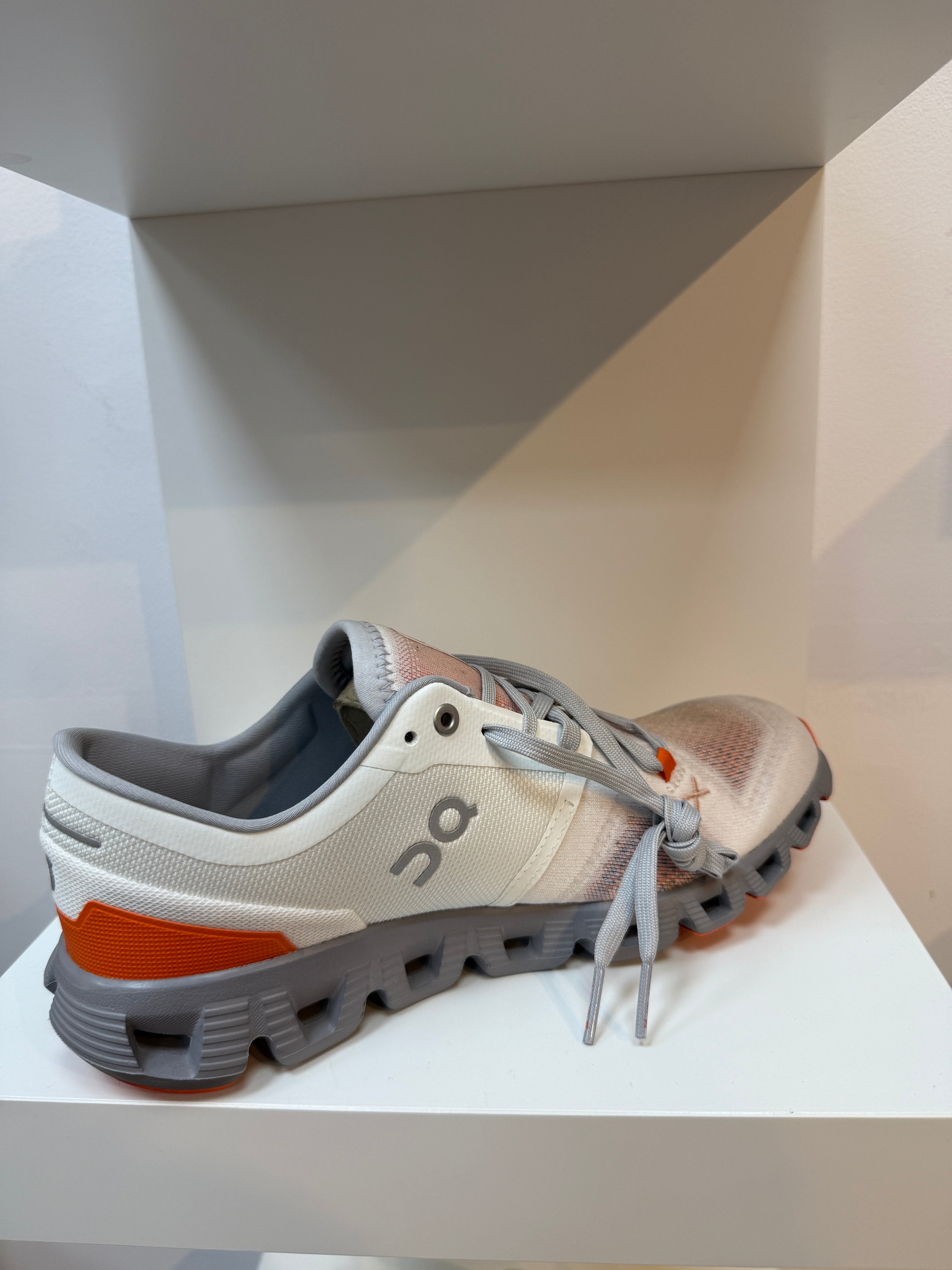 Cloud Orange size 38/39